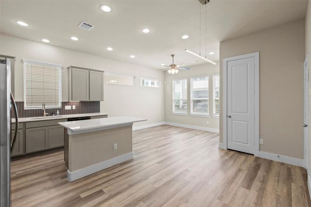 9012 Lonestar Creekbend Lane, Houston, TX 77080