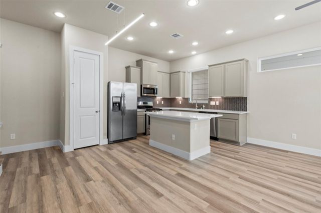 9012 Lonestar Creekbend Lane, Houston, TX 77080