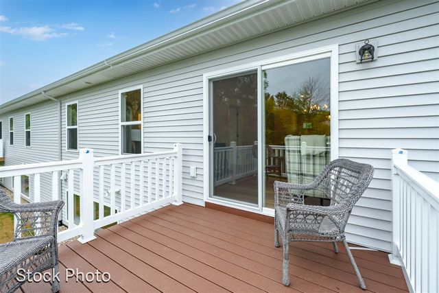 327 Round Hill Road, Kalamazoo, MI 49009