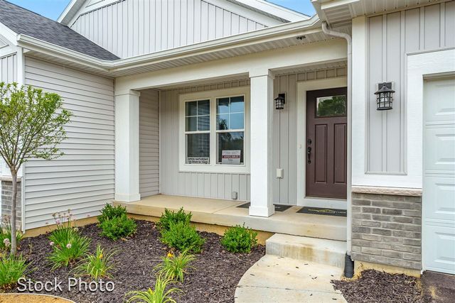 327 Round Hill Road, Kalamazoo, MI 49009