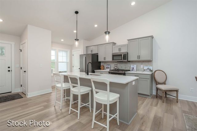 327 Round Hill Road, Kalamazoo, MI 49009