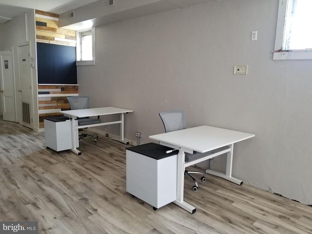 30 S BROADWAY, Gloucester City, NJ 08030