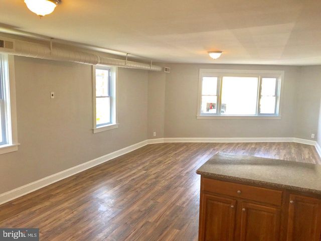 30 S BROADWAY, Gloucester City, NJ 08030