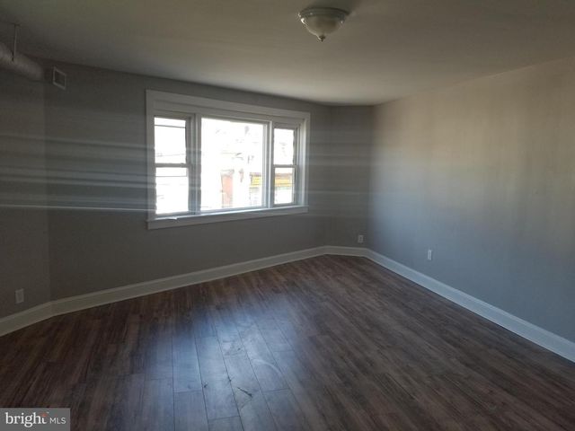 30 S BROADWAY, Gloucester City, NJ 08030
