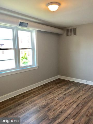 30 S BROADWAY, Gloucester City, NJ 08030