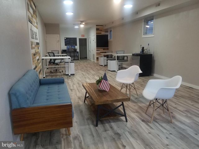 30 S BROADWAY, Gloucester City, NJ 08030