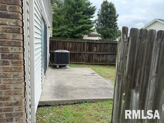 3105 W SUNSET Drive, Carbondale, IL 62901