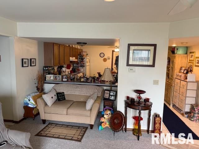 3105 W SUNSET Drive, Carbondale, IL 62901