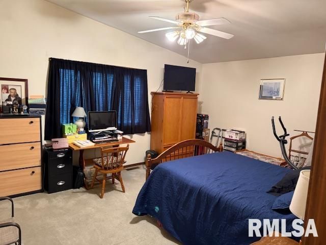 3105 W SUNSET Drive, Carbondale, IL 62901