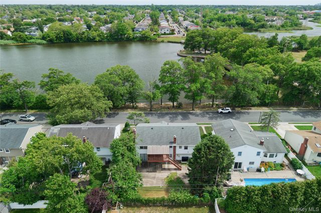 726 University Street, Valley Stream, NY 11581