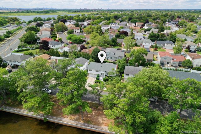 726 University Street, Valley Stream, NY 11581