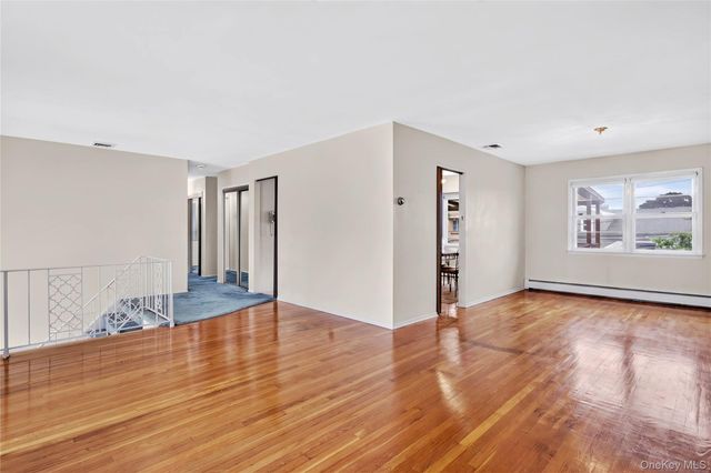 726 University Street, Valley Stream, NY 11581