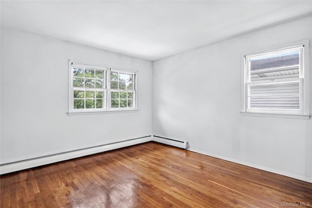 726 University Street, Valley Stream, NY 11581