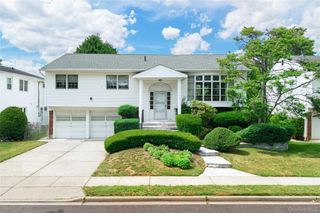 726 University Street, Valley Stream, NY 11581