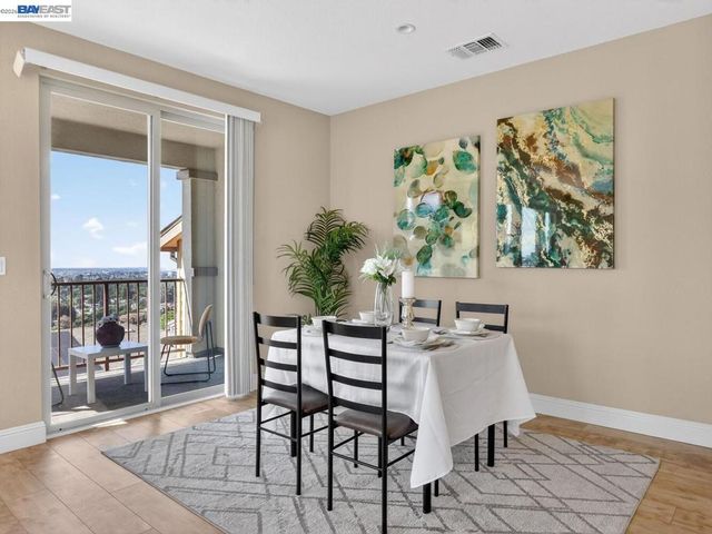 6523 Bayview Dr, Oakland, CA 94605