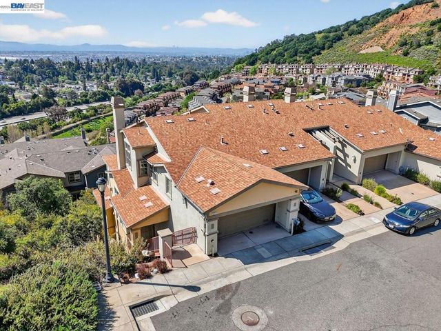 6523 Bayview Dr, Oakland, CA 94605