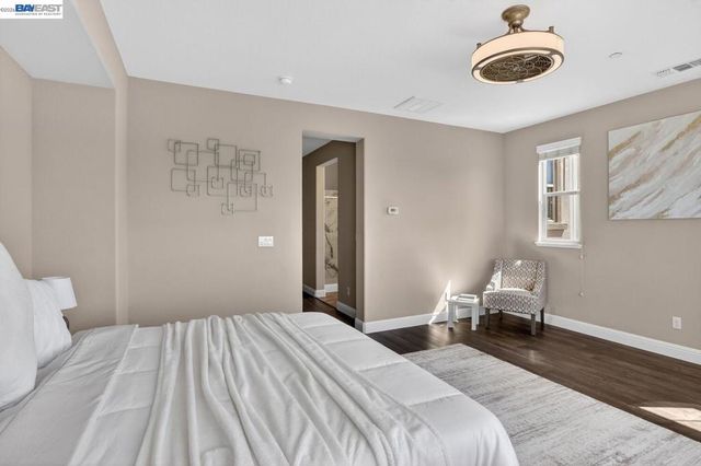 6523 Bayview Dr, Oakland, CA 94605