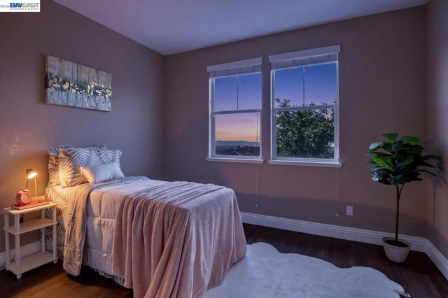 6523 Bayview Dr, Oakland, CA 94605