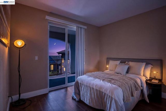 6523 Bayview Dr, Oakland, CA 94605