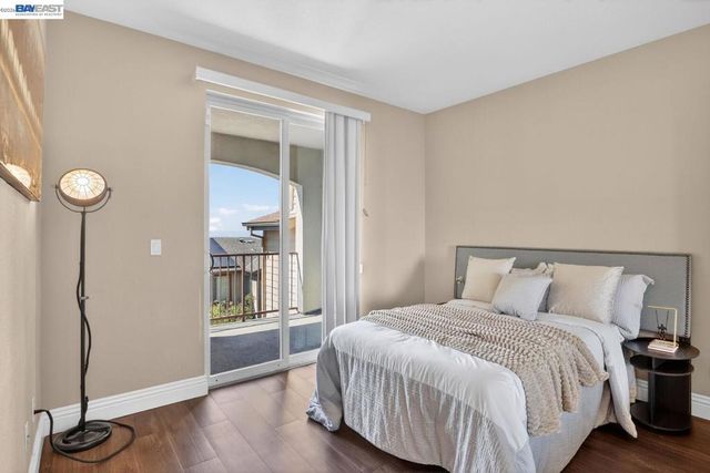 6523 Bayview Dr, Oakland, CA 94605