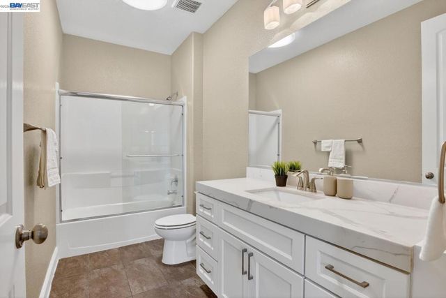 6523 Bayview Dr, Oakland, CA 94605