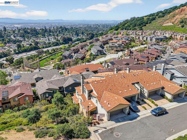 6523 Bayview Dr, Oakland, CA 94605