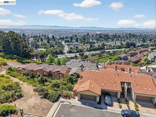 6523 Bayview Dr, Oakland, CA 94605