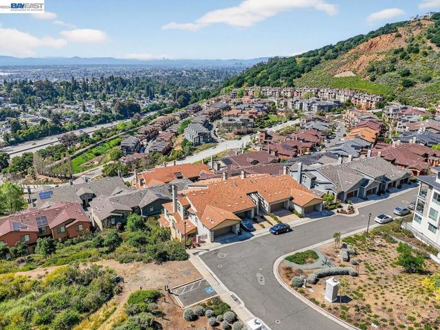 6523 Bayview Dr, Oakland, CA 94605