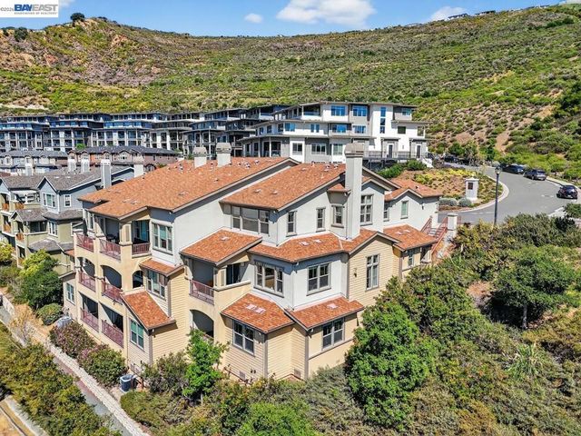 6523 Bayview Dr, Oakland, CA 94605