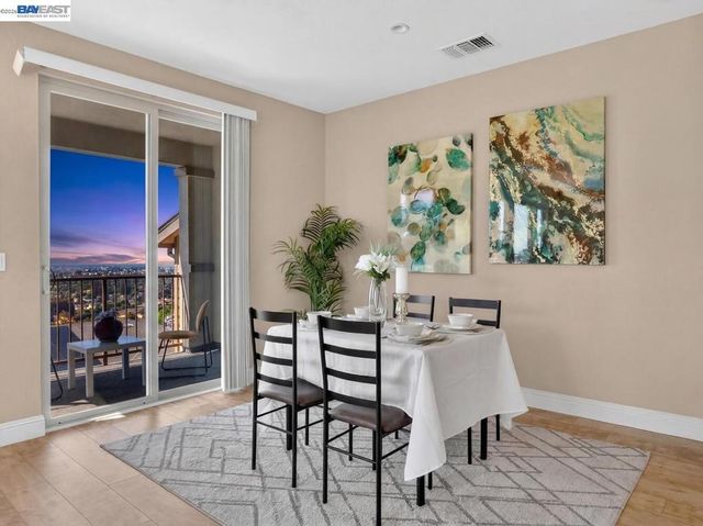 6523 Bayview Dr, Oakland, CA 94605