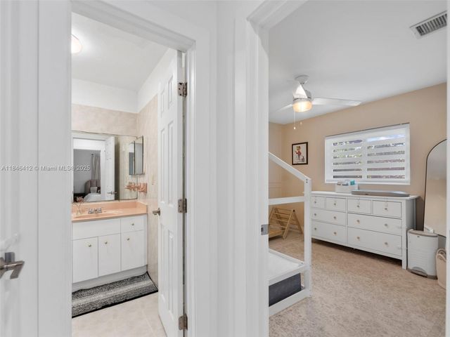 5203 SW 128th Pl, Miami, FL 33175