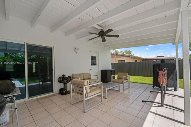 5203 SW 128th Pl, Miami, FL 33175