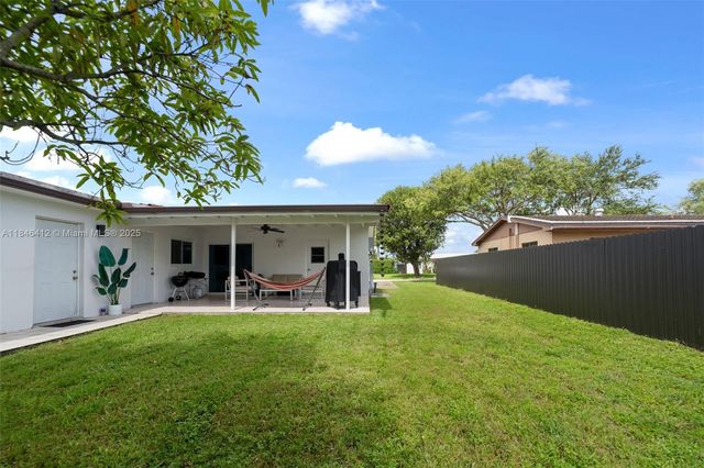 5203 SW 128th Pl, Miami, FL 33175