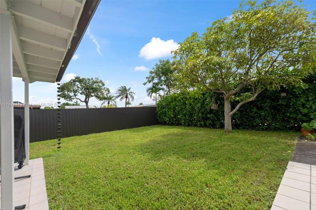 5203 SW 128th Pl, Miami, FL 33175