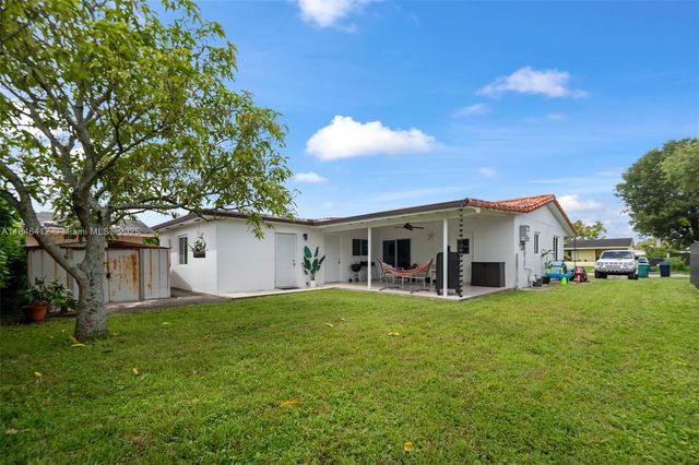 5203 SW 128th Pl, Miami, FL 33175