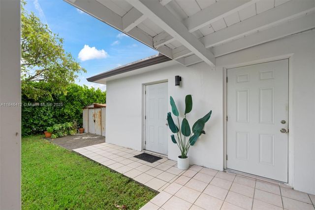 5203 SW 128th Pl, Miami, FL 33175