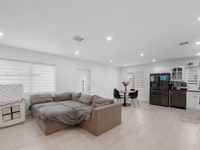 5203 SW 128th Pl, Miami, FL 33175