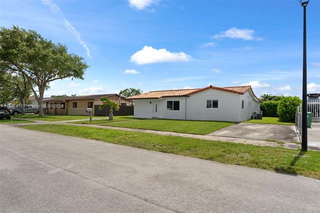 5203 SW 128th Pl, Miami, FL 33175