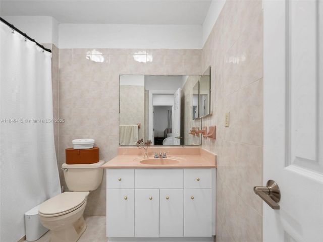 5203 SW 128th Pl, Miami, FL 33175
