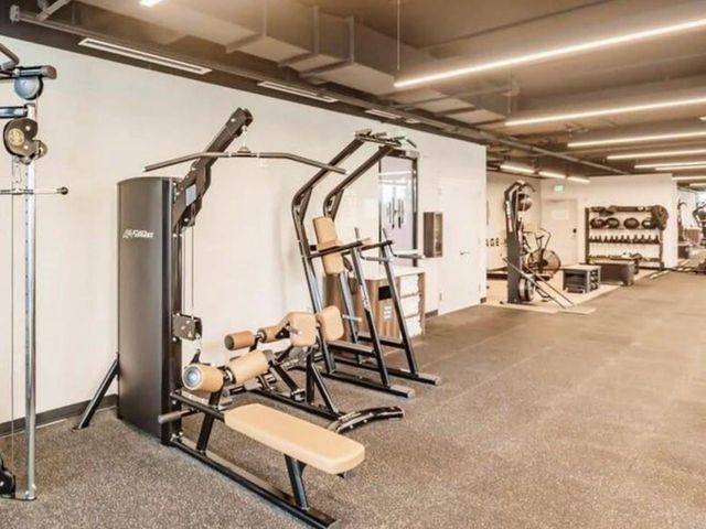 227 NE 2 Nd 2801, Miami, FL 33132