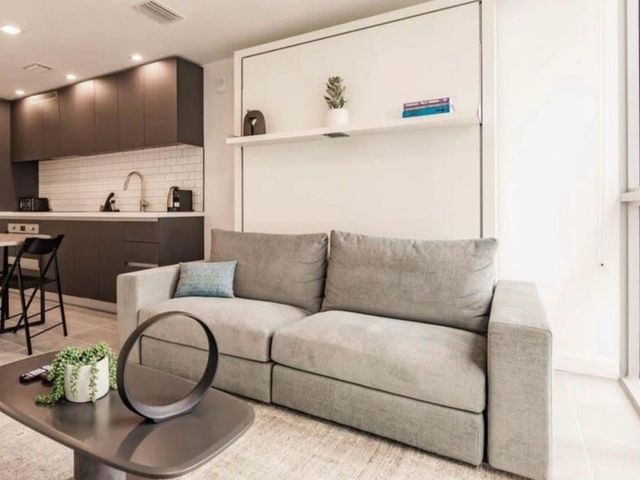 227 NE 2 Nd 2801, Miami, FL 33132