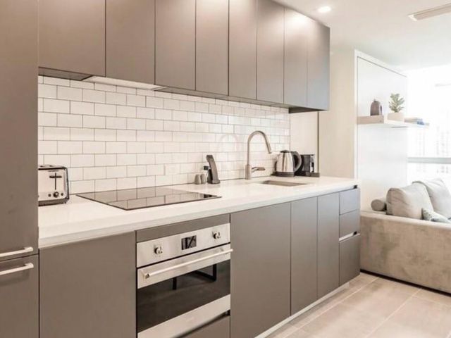 227 NE 2 Nd 2801, Miami, FL 33132