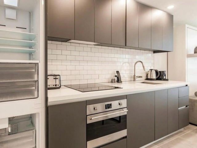 227 NE 2 Nd 2801, Miami, FL 33132