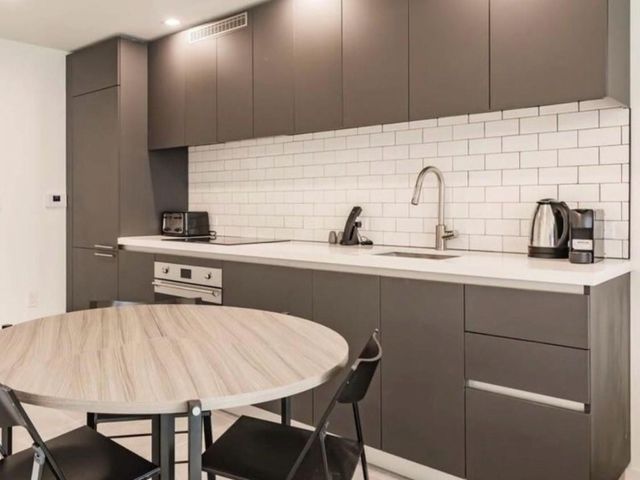 227 NE 2 Nd 2801, Miami, FL 33132