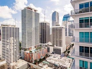 227 NE 2 Nd 2801, Miami, FL 33132