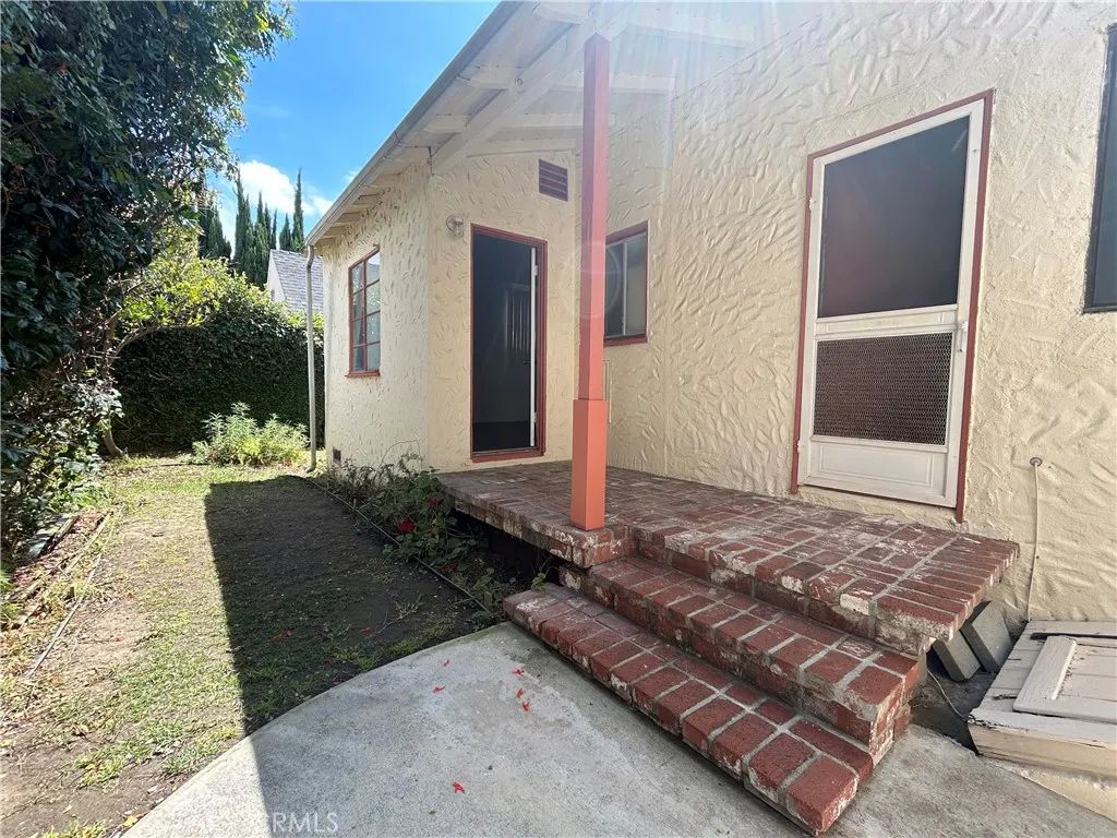 214 E Stocker B, Glendale, CA 91207