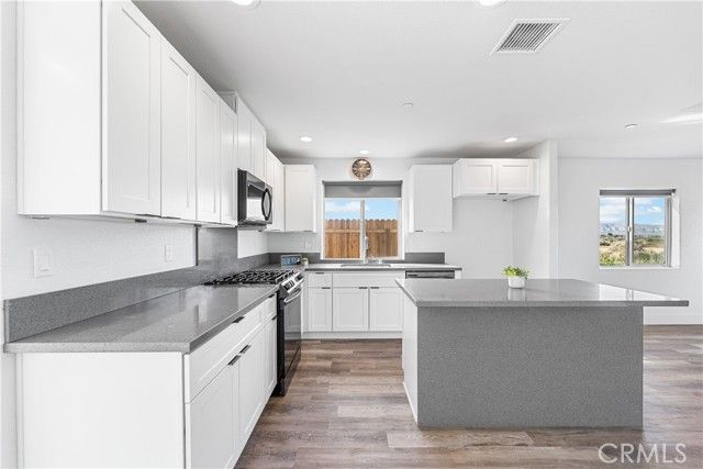 7270 Poppy, California City, CA 93505