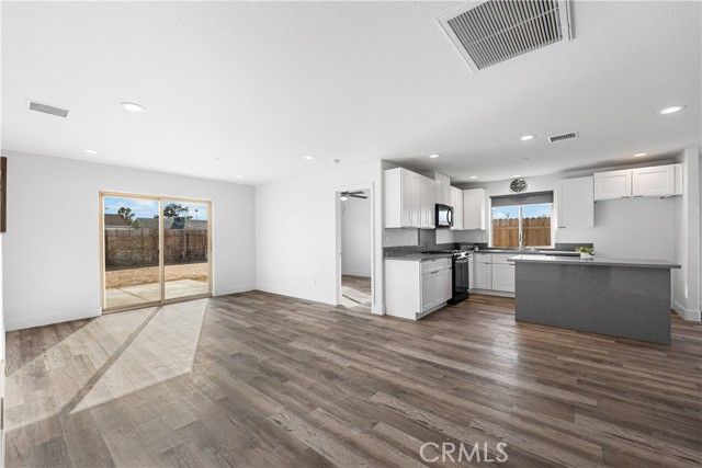 7270 Poppy, California City, CA 93505