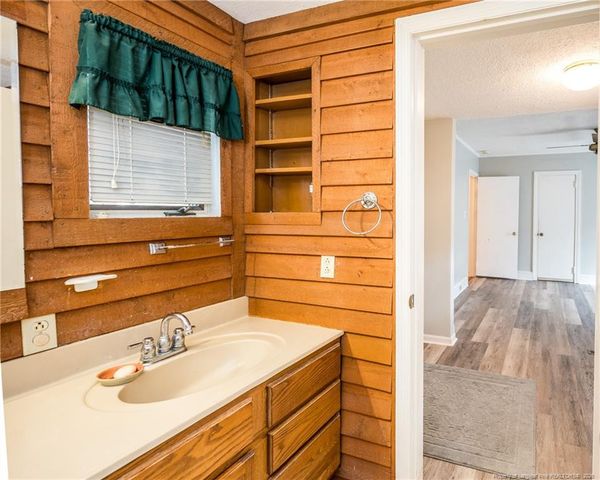 111 E McNeill Drive, Red Springs, NC 28377