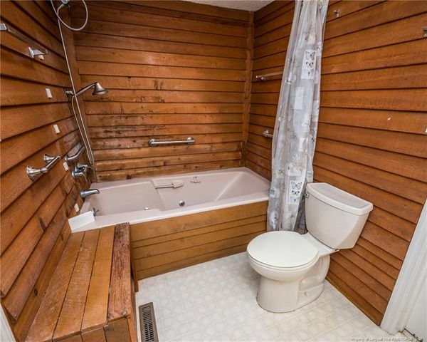 111 E McNeill Drive, Red Springs, NC 28377